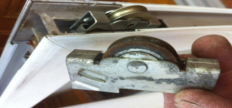 screen door roller repair in Old Fig Garden